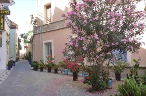 "Tete A Tete" Lux Apart In The Most Beautiful Street Of Town Rhodes City Exteriör bild