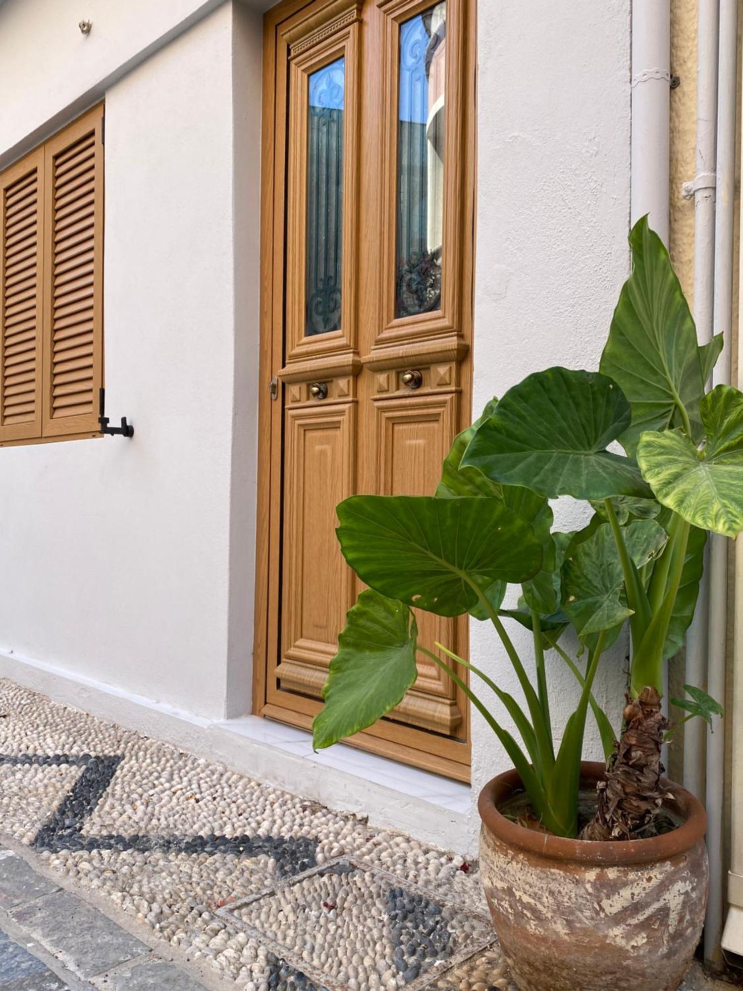 "Tete A Tete" Lux Apart In The Most Beautiful Street Of Town Rhodes City Exteriör bild